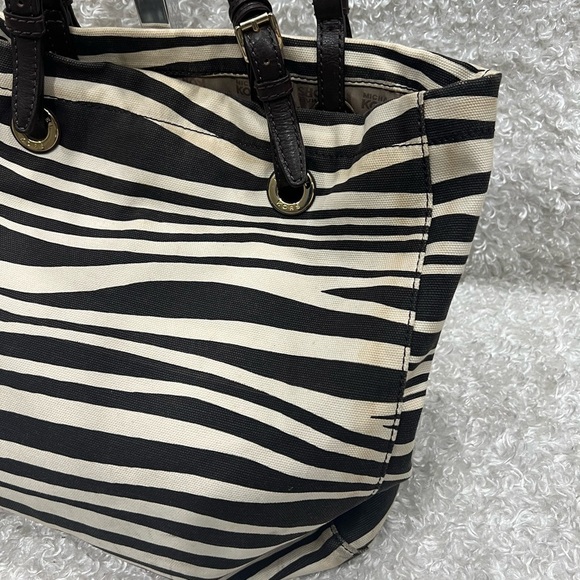 Michael Kors MK Canvas Tote in Zebra Print - Picture 3 of 16